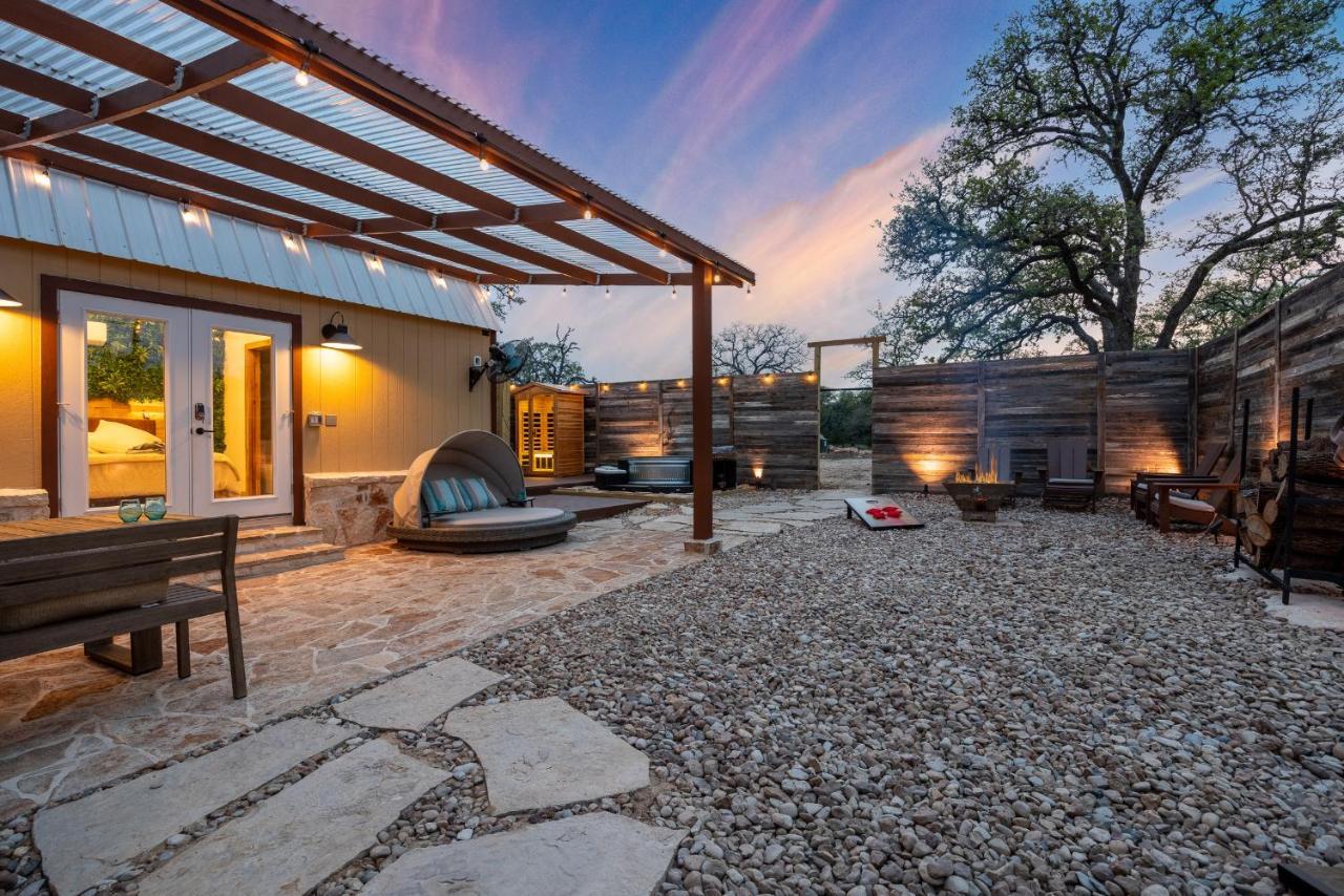 Romantic Tiny Luxury Retreat W Heated Pool, Sauna N Outdoor Shower In Wimberley 10 Acres Exterior foto